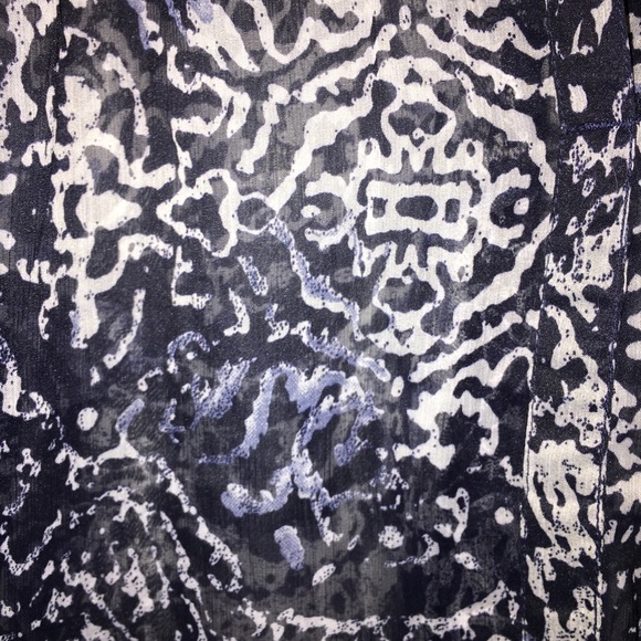 DKNY Jeans Women’s sleeveless sheer Mob Wife fringed top. Size small. EUC - Picture 10 of 10